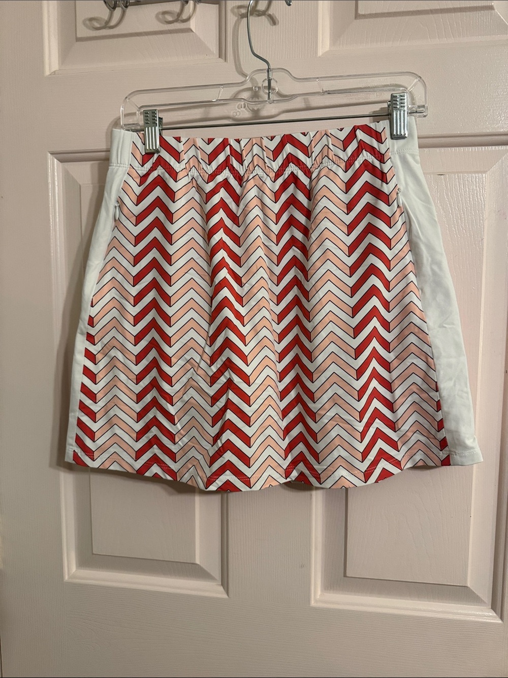 J. McLaughlin Red and White Chevron Sport Skirt